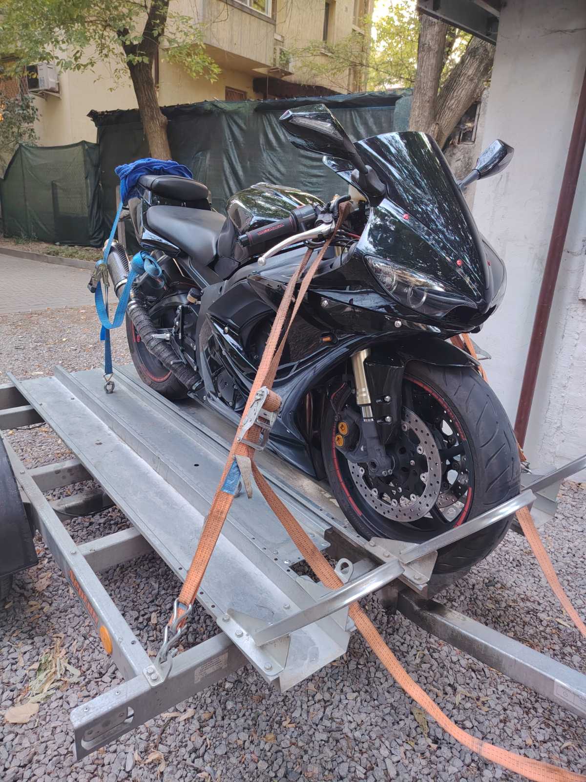 Транспорт на мотоциклет със SOS Moto